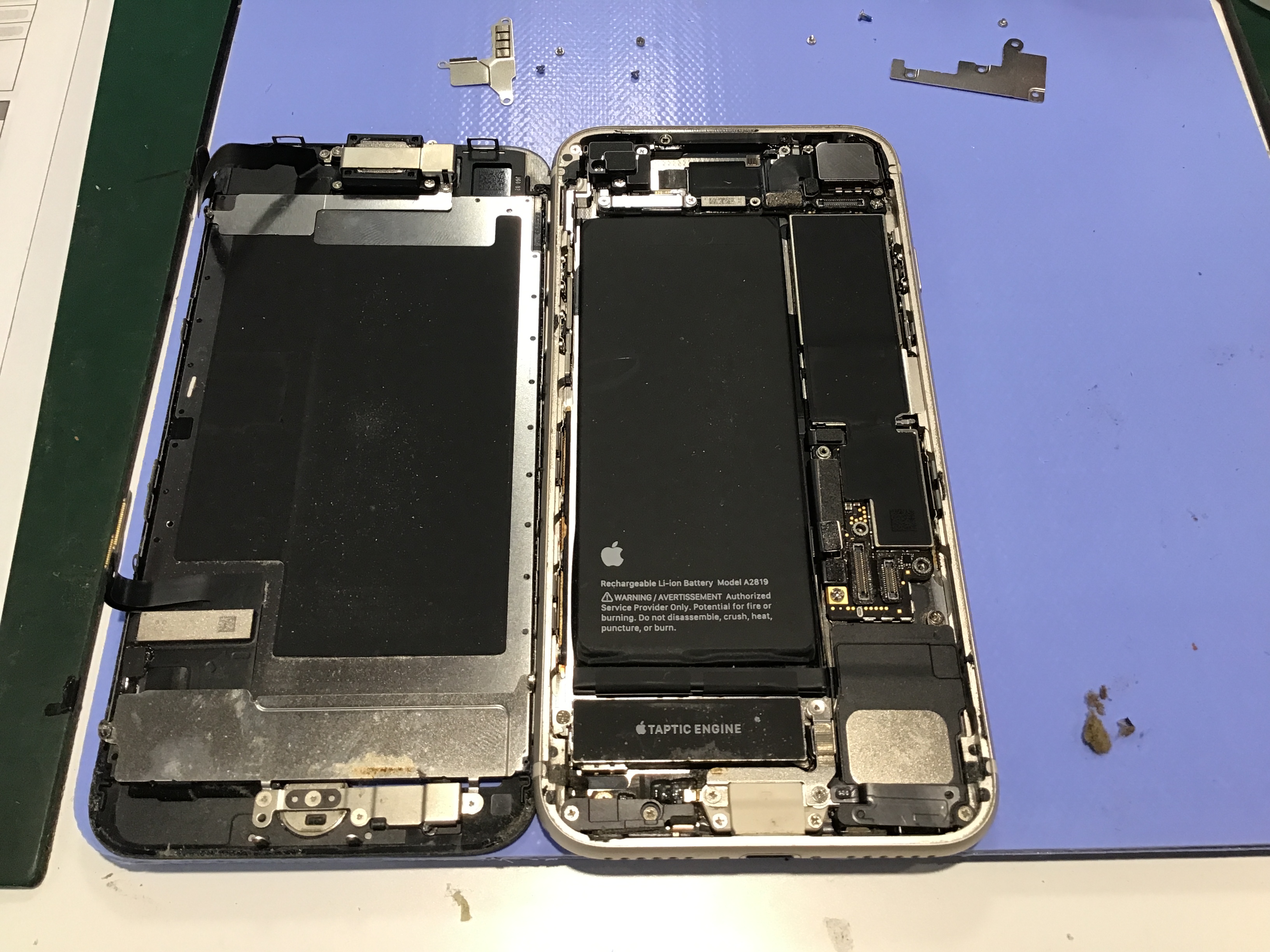 iPhoneSE3の画面交換ならデータをそのまま・最短即日修理のスマホ修理工房西八王子店へ！